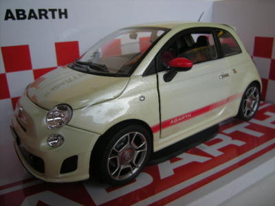 SCALA: 1:18 - MONDO MOTORS - MOD.: FIAT 500 NUOVA ABARTH - Colore: BIANCA