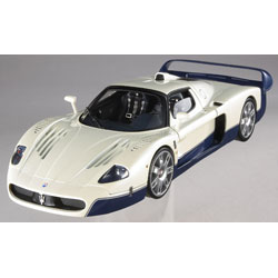 SCALA: 1:18 - HOT WHEELS - MOD.: MASERATI MC 12 - Colore: BIANCA-BLU