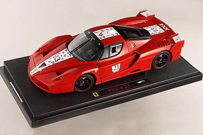 SCALA: 1:18 – HOT WHEELS – MOD.: FERRARI FXX #23 – Colore: rosso 