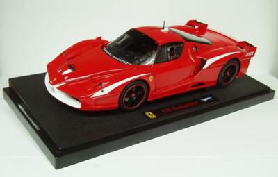 SCALA: 1:18 – HOT WHEELS – MOD.: FERRARI FXX EVOLUZIONE – Colore: ROSSA