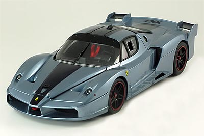 SCALA: 1:18 – HOT WHEELS – MOD.: FERRARI FXX – Colore: SILVER BLU/NERA