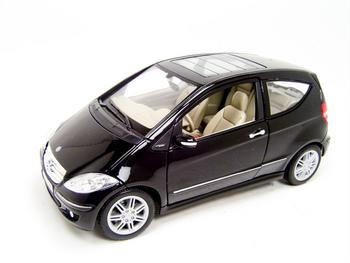 SCALA: 1:18 - MAISTO - MOD.: MERCEDES CLASSE A - Colore: NERA