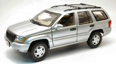 SCALA: 1:18 - MONDO MOTORS - MOD.: JEEP GRAND CHEROKEE - Colore: SILVER